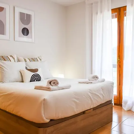 Falga Casa Con Jardin En El Corazon De *